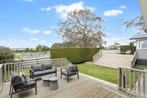 Photo of property in 160 Ennis Avenue, Pakuranga Heights, Auckland, 2010