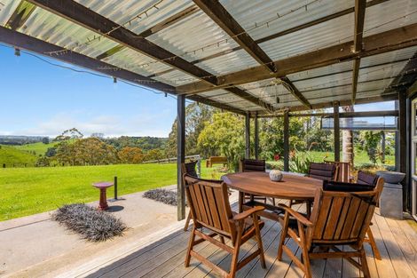 Photo of property in 193 Ackworth Road, Lepperton, New Plymouth, 4373