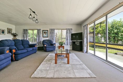 Photo of property in 16 Oxford Street, Taradale, Napier, 4112