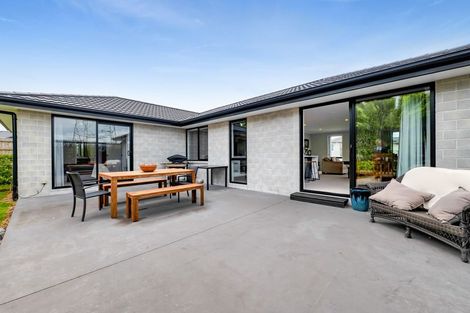 Photo of property in 34d Honeyfield Drive, Whalers Gate, New Plymouth, 4310