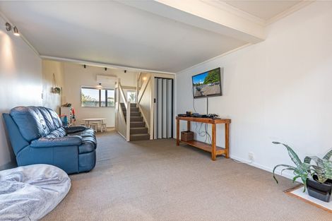 Photo of property in 23 Course Lane, Sanson, 4817