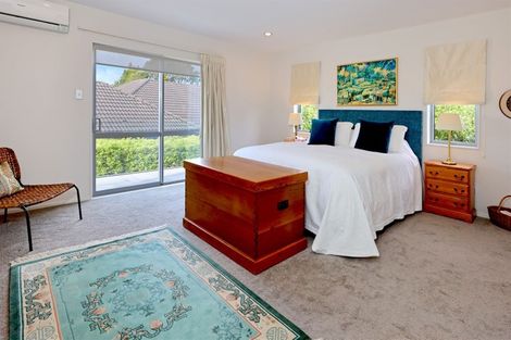 Photo of property in 114 Lake Panorama Drive, Henderson Valley, Auckland, 0612