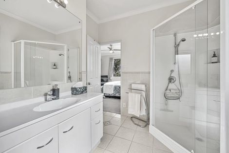 Photo of property in 5 Courtneys, West Harbour, Auckland, 0618