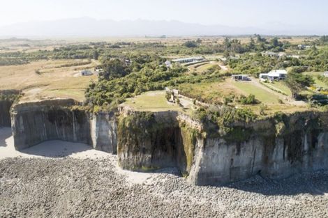 Photo of property in 20 Clifftop Lane, Cape Foulwind, 7892