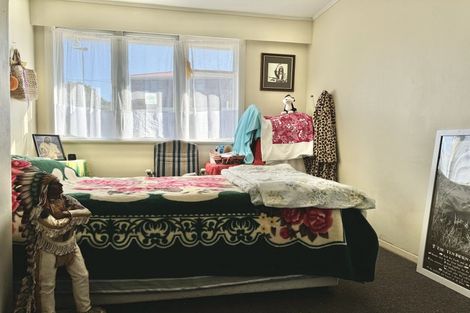 Photo of property in 102 Champion Street, Cannons Creek, Porirua, 5024