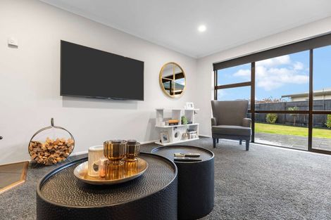 Photo of property in 48 Branigan Parade, Kelvin Grove, Palmerston North, 4414