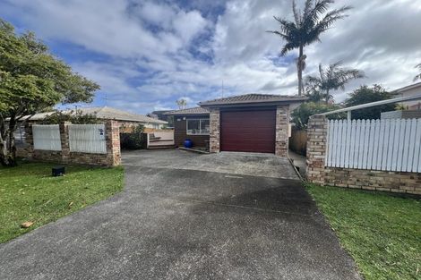 Photo of property in 37b Walton Street, Red Beach, 0932