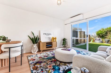 Photo of property in 9/72 Kitchener Road, Milford, Auckland, 0620