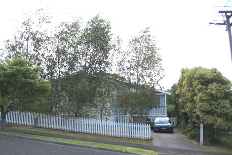 Photo of property in 24 Le Roy Terrace, Birkenhead, Auckland, 0626