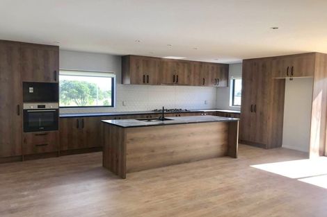 Photo of property in 30 Meritage Lane, Te Atatu South, Auckland, 0610