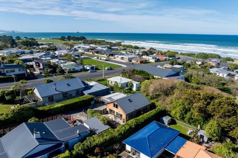 Photo of property in 8a Queen Street, Brighton, Dunedin, 9035