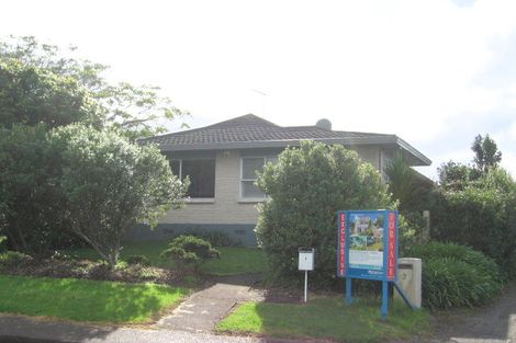 Photo of property in 1 Chelverton Terrace, Red Beach, 0932