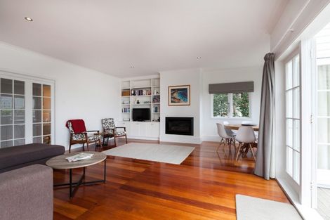 Photo of property in 87 Pendarves Street, New Plymouth, 4310