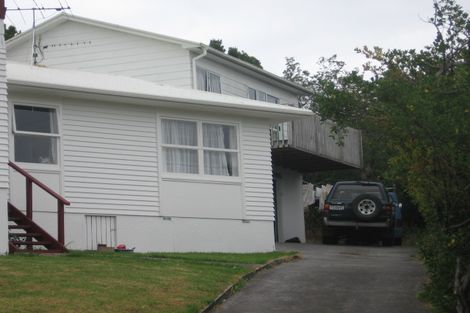 Photo of property in 18 Segedin Place, Glenfield, Auckland, 0629