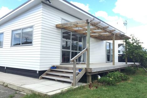 Photo of property in 337 Swanson Road, Ranui, Auckland, 0612