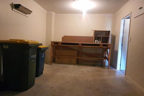 Photo of property in 36 Verdale Circle, Glen Eden, Auckland, 0602