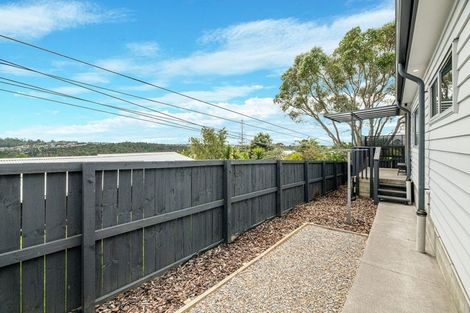 Photo of property in 16a Pine Avenue, Henderson, Auckland, 0612