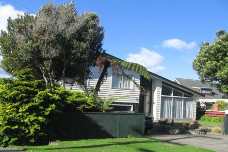 Photo of property in 8 Maungaraki Road, Korokoro, Lower Hutt, 5012