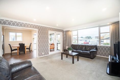 Photo of property in 6 Parkland Crescent, Terrace End, Palmerston North, 4410