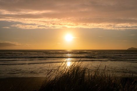 Photo of property in 108 Wellington Road, Paekakariki, 5034