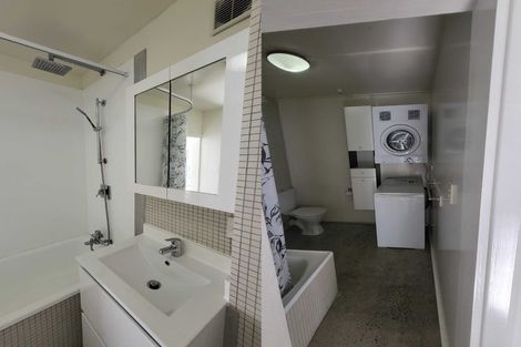 Photo of property in 1/8 Governor Road, Northland, Wellington, 6012