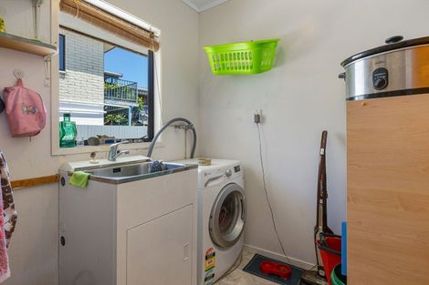 Photo of property in 54 Stratford Drive, Cable Bay, 0420