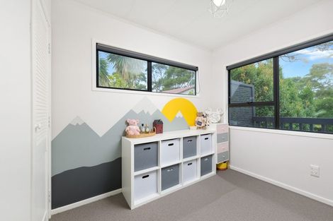 Photo of property in 9 West Harbour Drive, West Harbour, Auckland, 0618