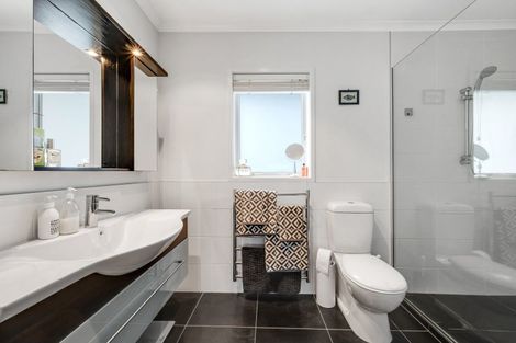 Photo of property in 11 Holly Way, Sunnyhills, Auckland, 2010