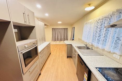 Photo of property in 19 Coey Place, Glen Eden, Auckland, 0602