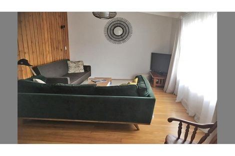 Photo of property in 2/199 Titirangi Road, Titirangi, Auckland, 0604