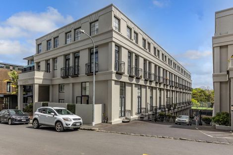 Photo of property in 5 Cheshire Street, Cannons Creek, Porirua, 5024