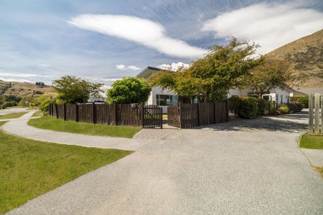 Photo of property in 16 Orbell Drive, Lake Hayes, Queenstown, 9304