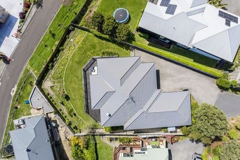 Photo of property in 54 Kakariki Grove, Waikanae, 5036