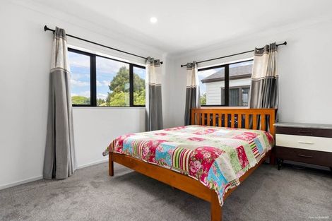 Photo of property in 11 Nagra Lane, Papakura, 2110