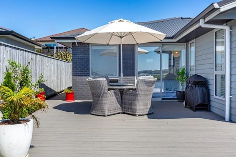 Photo of property in 5 Margaret Shields Avenue, Aotea, Porirua, 5024