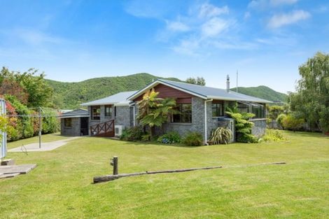Photo of property in 252b Waikawa Road, Waikawa, Picton, 7220