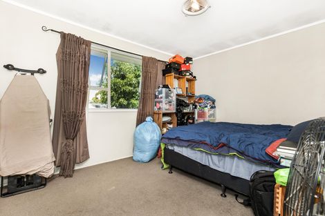 Photo of property in 86 Rosewarne Crescent, Glendene, Auckland, 0602