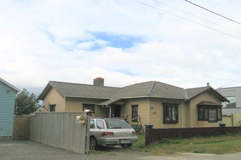 Photo of property in 259 Queens Drive, Lyall Bay, Wellington, 6022