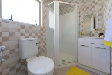 Photo of property in 9 Lockington Avenue, Henderson, Auckland, 0612