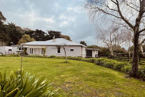 Photo of property in 285 Halcombe Road, Feilding, 4775