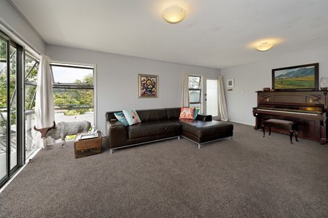 Photo of property in 13 Easter Parade, Glen Eden, Auckland, 0602