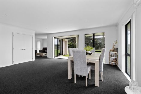Photo of property in 51 Edgeview Crescent, Fitzroy, Hamilton, 3206