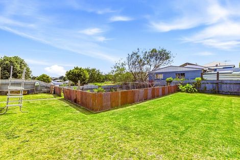 Photo of property in 25 Ruapehu Street, Castlecliff, Whanganui, 4501