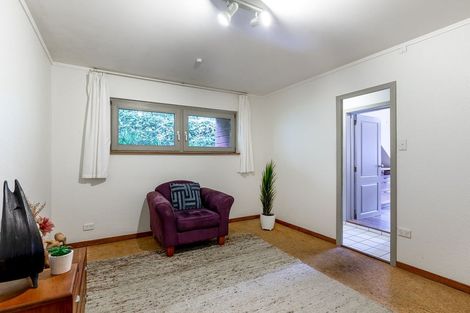 Photo of property in 2 Kauri Point Road, Laingholm, Auckland, 0604