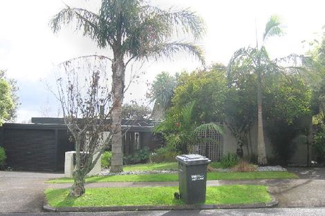 Photo of property in 33 The Crest, Sunnyhills, Auckland, 2010