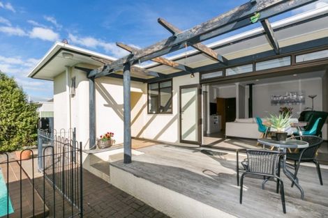 Photo of property in 6 Hinton Road, Taradale, Napier, 4112