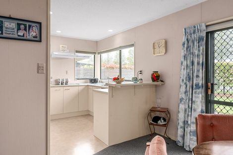 Photo of property in 93 Grosvenor Gardens, Flagstaff, Hamilton, 3210