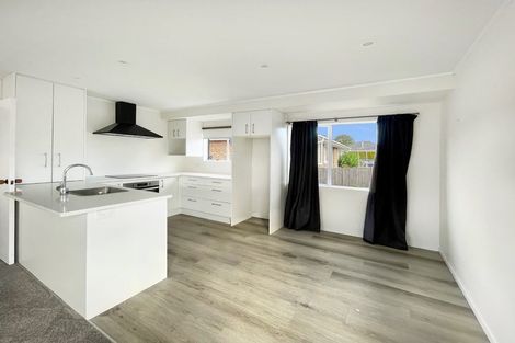 Photo of property in 1/12 Brookfield Road, Te Atatu Peninsula, Auckland, 0610