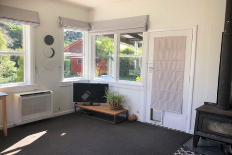 Photo of property in 2 Leicester Street, Picton, 7220