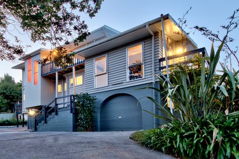 Photo of property in 19 Wirihana Road, Titirangi, Auckland, 0604